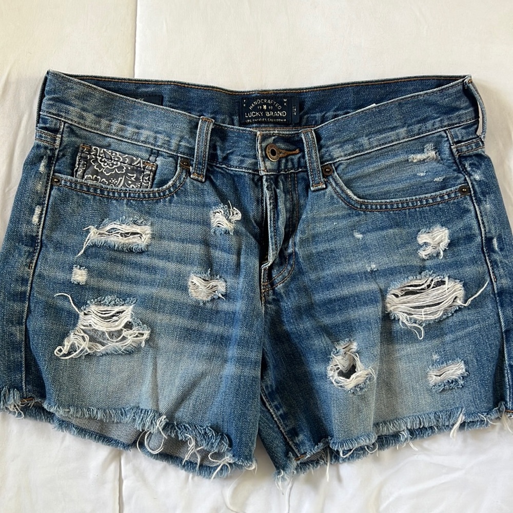 distressed, lucky brand size 4/27 demin  shorts